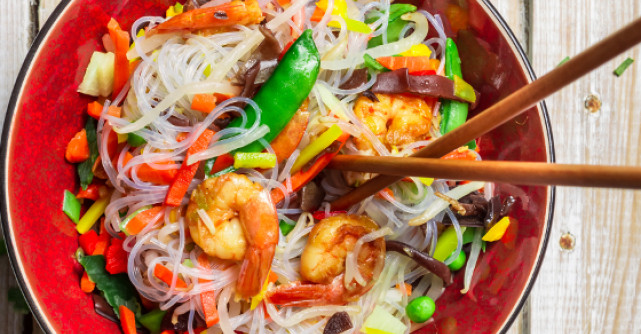 Noodles cu sos de soia