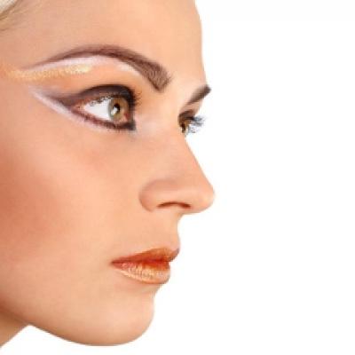 Practic: Machiajul ochilor inspirat din Tron Legacy