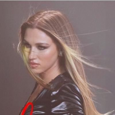 Ioana Ignat lansează Red Flag – cea mai intensă poveste vizuală și muzicală a sa de până acum