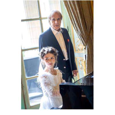 La 10 ani, Miriam Alice Vultur a filmat un videoclip împreună cu Richard Clayderman: ”Este un vis împlinit”