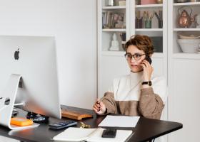 6 semne că managerul tău te manipulează emoțional și cum poți recâștiga controlul