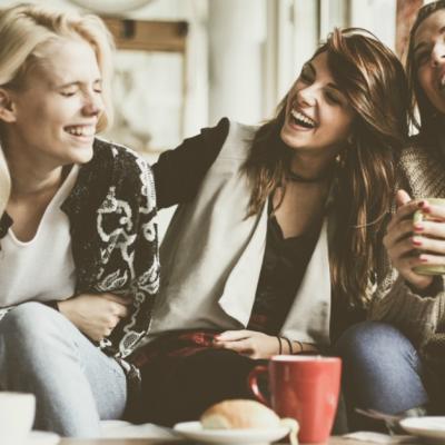 Cinci tipuri de prietene de care să fugi