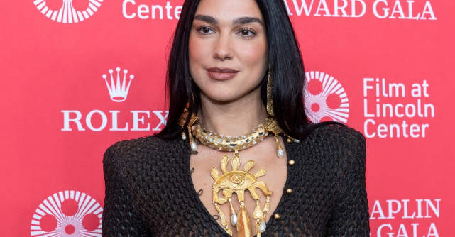 Uită de discotecă! Nu o să ghicești niciodată cu ce se ocupă Dua Lipa când nu e pe scenă 