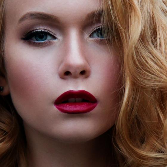 Ce rujuri să porți de Revelion și la ce ținută se potrivesc ele?