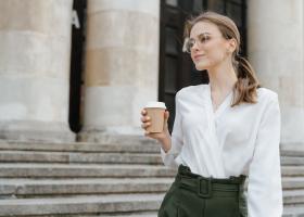5 obiceiuri ale femeilor încrezătoare pe care le poți implementa chiar azi