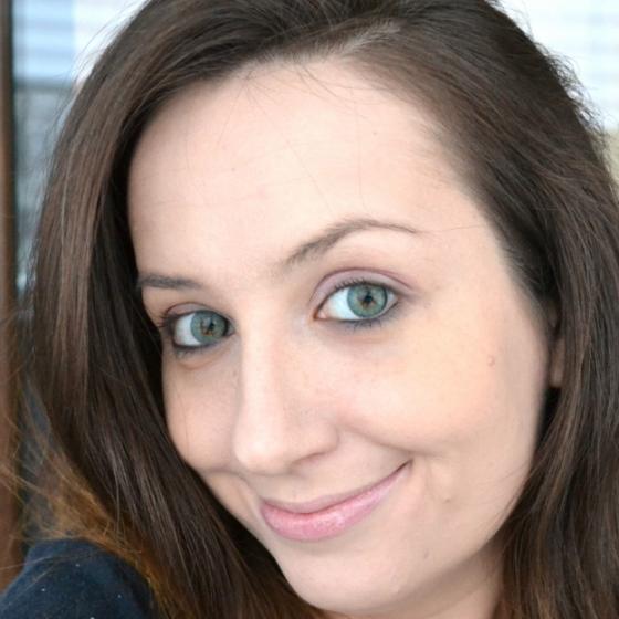 Încearcă un look nou à la Hollywood: poartă lentile de contact colorate cât mai natural!