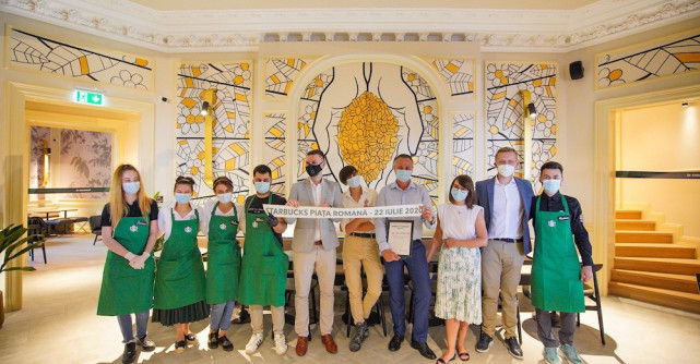 Piața Romană devine destinația pasionaților de cafea. Starbucks a deschis o nouă cafenea.