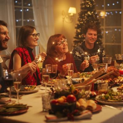 Cum să te aranjezi pentru masa de sărbători: ghid complet pentru un look impecabil