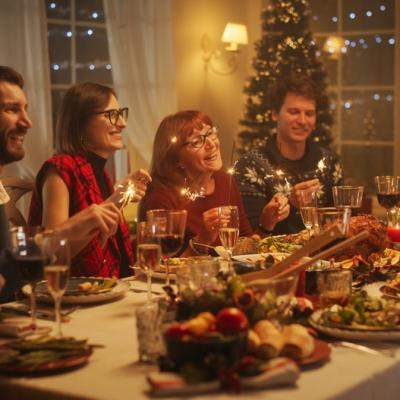 Cum să te aranjezi pentru masa de sărbători: ghid complet pentru un look impecabil