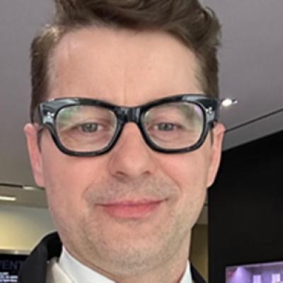 Adrian Sînă, victimă a fraudei bancare. Artistul a fost prădat de 1.000 dolari: Companiile par din USA...