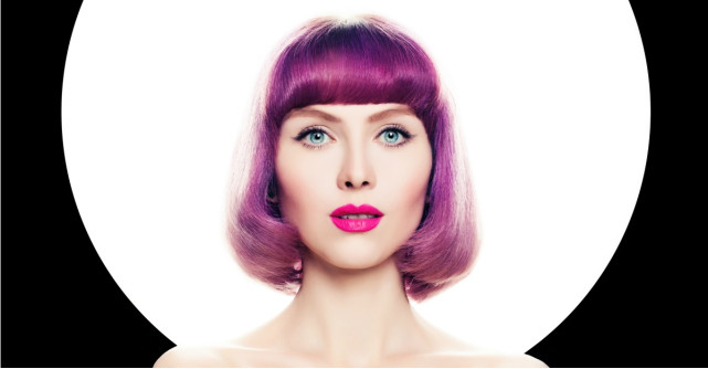 Vopsea de păr în culori trăsnite vii tip fantezie