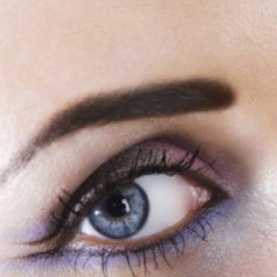 Practic: Cum sa-ti creionezi sprancenele