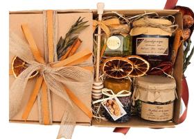 Cadouri smart pentru echipe și clienți: ghid pentru un decembrie elegant (și fără stres)