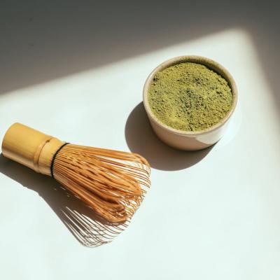 Matcha: băutura verde care îți schimbă energia. Ce este, de unde vine și cum se prepară corect