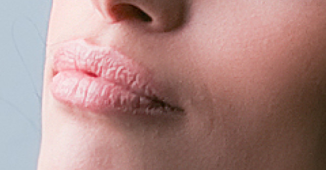 Practic: cum sa-ti faci machiajul buzelor