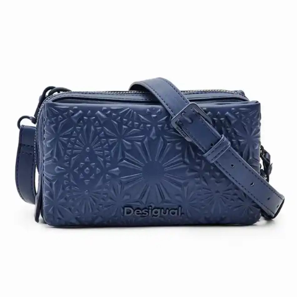 Bleumarin este NOUL negru! 20 de piese vestimentare pentru garderoba ta