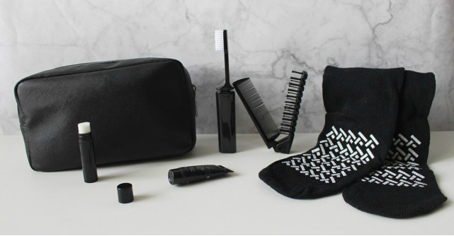 7 genți de cosmetice cu inspirație de vacanță