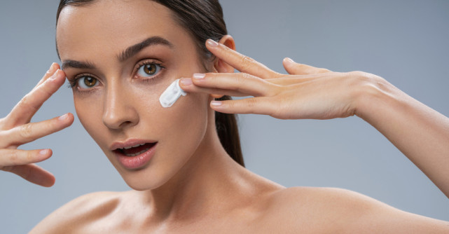 Beauty alert: îți îmbătrânesc pielea! Cele mai frecvente greșeli în îngrijirea tenului care accelerează îmbătrânirea