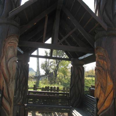 Sculptura in lemn pentru mobila perfecta