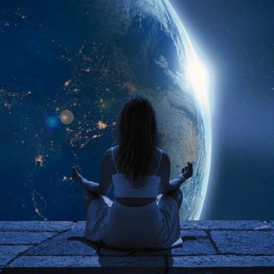 Universul te așteaptă. Arată-i că ești pregătită pentru tot ce urmează și vei vedea cât de repede se va schimba viața ta