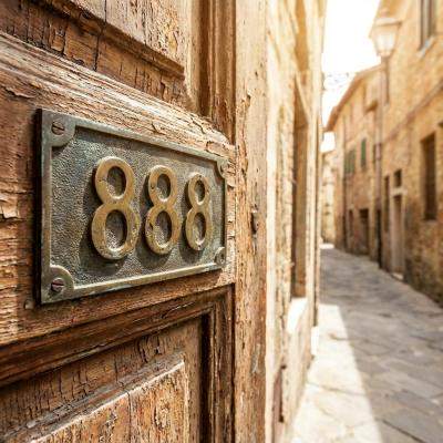 888 – Cifra abundenței care se naște din claritate și evoluție personală