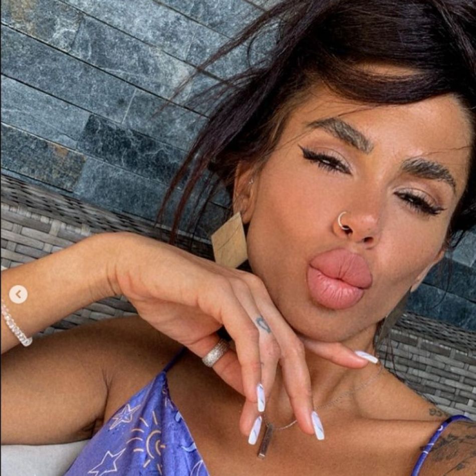 Cristina Rotaru, sărut surprinzător cu ispita Eric! 