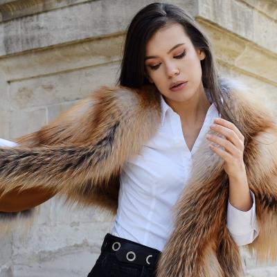 Cauți veste blană naturală? Descoperă cele mai călduroase și mai practice modele!