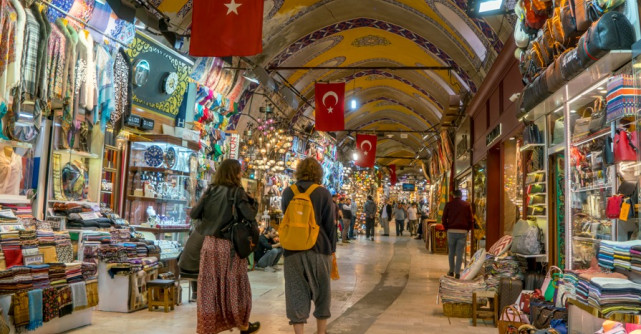 Cumpărături la Istanbul, cel mai mare oraș al Turciei