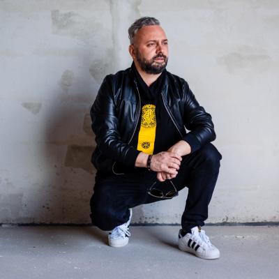 Artistul Ovi, la brațul unei alte doamne decât soția lui!