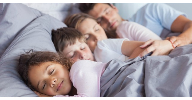 Cat trebuie sa dormi in functie de varsta. De la 0 la +65 de ani