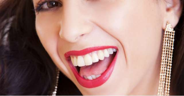 5 sfaturi esențiale pentru dinți și gingii sănătoase