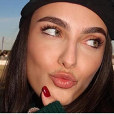 Alexia Eram își emoționează fanii cu un videoclip emoționant alături de un bărbat special: Vă iubesc!