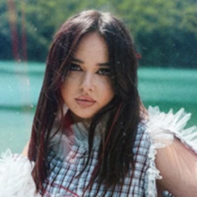 Interviu cu Aria Moon după lansarea piesei Vara de 4X: Când ai lângă tine persoana iubită, orice anotimp se transformă în vară
