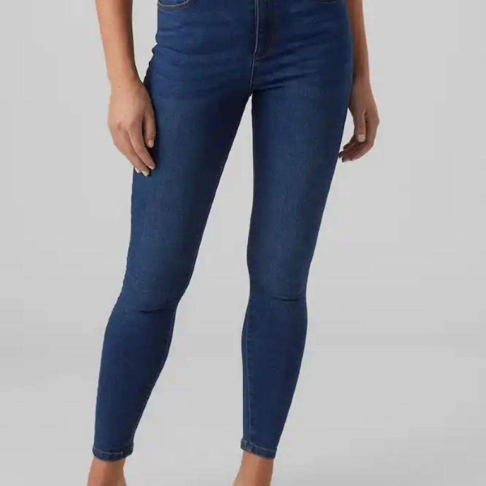 Trenduri de blugi 2024: 20 de modele de jeans