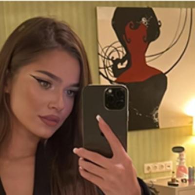 Fiica lui Codin Maticiuc, domnișoară de onoare la nunta lui Theo Rose: Smaranda, alături de idolul ei, într-o zi magică