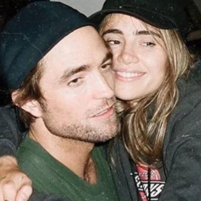 Suki Waterhouse și Robert Pattinson au anunțat cu umor sosirea primului lor copil, la Festivalul Corona Capital din Mexico City