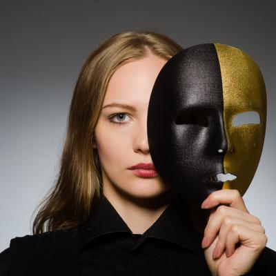 Dilemele lui Carmen: Voi unde vă ascundeți atunci când fugiți de voi? 