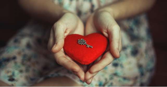 7 pași pentru a-ți deschide inima spre iubire necondiționată