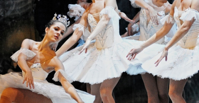  Balet pe gheata, cadoul perfect pentru Sarbatorile de Iarna