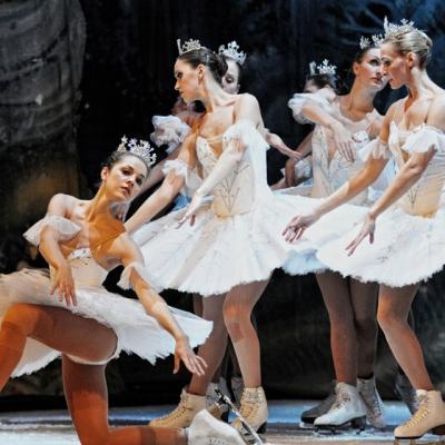  Balet pe gheata, cadoul perfect pentru Sarbatorile de Iarna