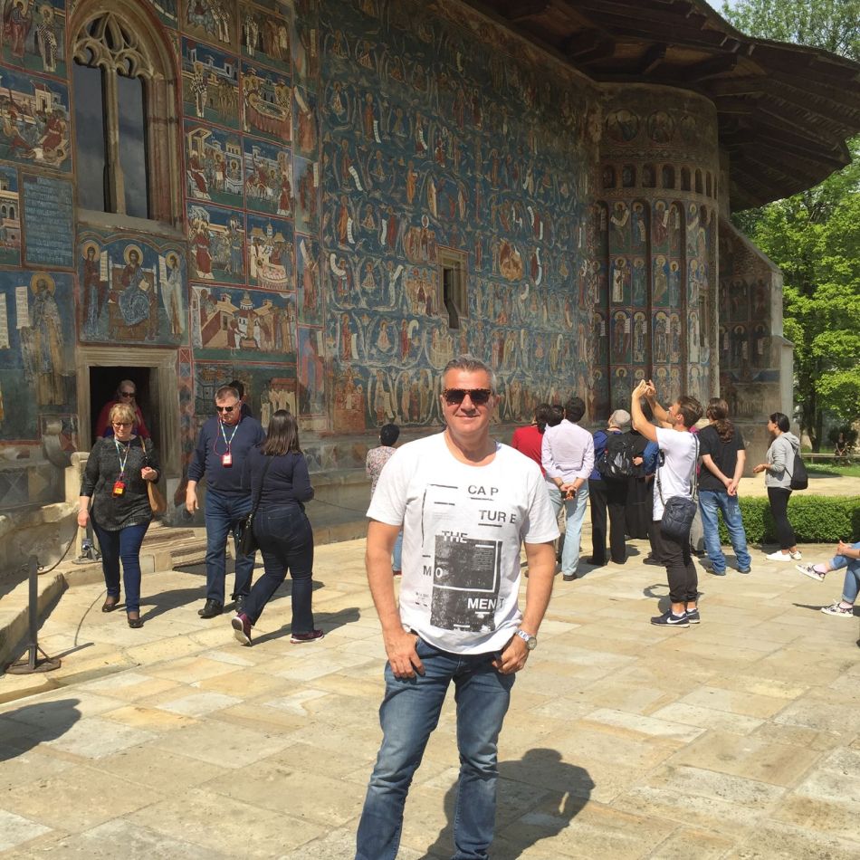 Dan Bittman, un tată responsabil! Ce i-a învățat artistul pe cei 3 băieți ai săi?