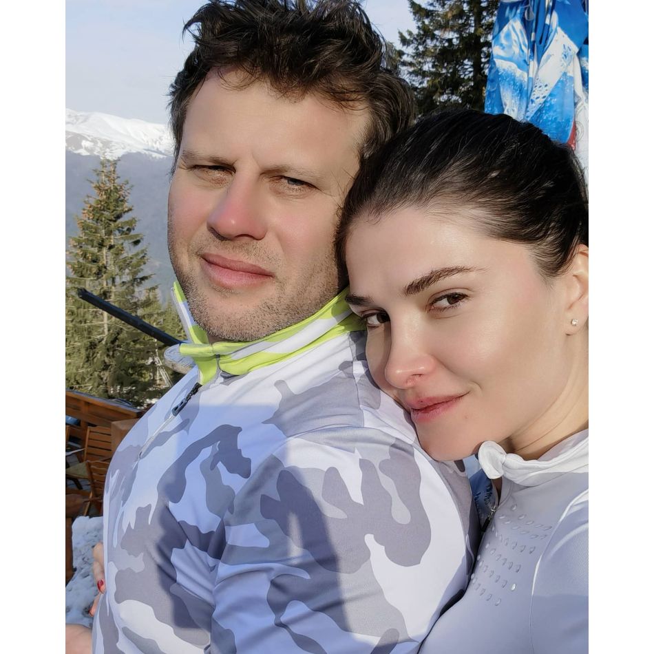 Secretele Alinei Pușcaș pentru un ten frumos și fără riduri. Ce achiziție neobișnuită are în baie?