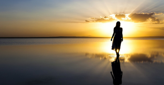 15 Lecții de viață de la Maya Angelou care să te ajute în momentele dificile