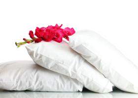 8 Pozitii de somn care VINDECA cele mai comune dureri