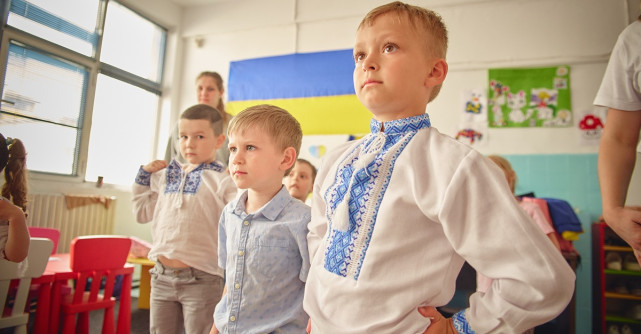 4 ani de la izbucnirea conflictului din Ucraina: 1 din 3 copii rămâne dependent de asistență umanitară 