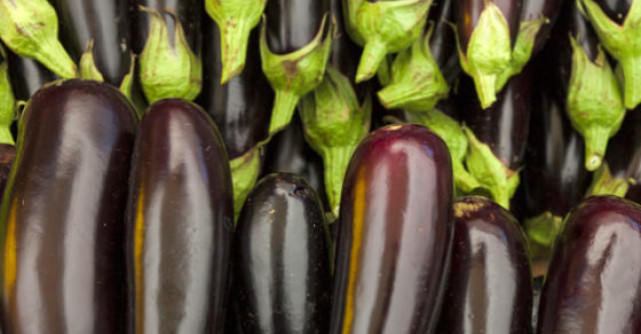 Zacusca de vinete, una dintre cele mai indragite retete