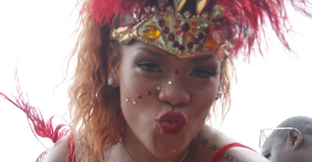 La multi ani, Rihanna!