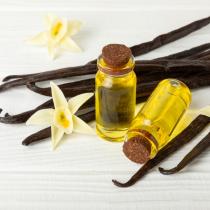 Ulei de corp cu vanilie făcut acasă: Rețeta care lasă pielea catifelată și parfumată în mod natural