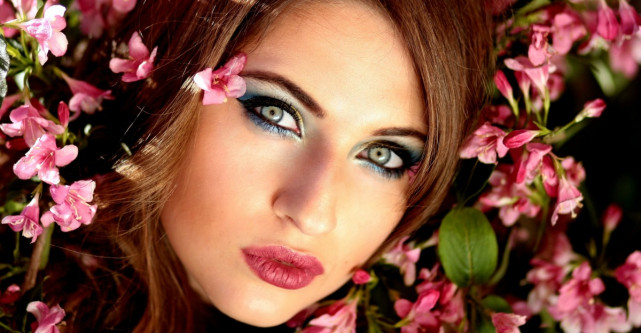 Trusa de machiaj: farduri de ochi metalice