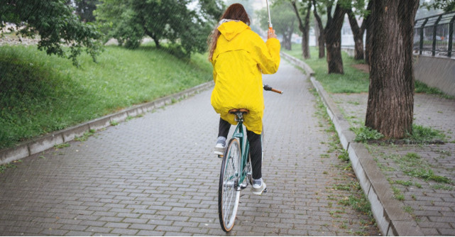 Pelerina de ploaie: echipeaza-te pentru vremea de toamna!